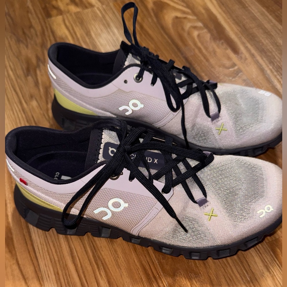 On Cloud X Women's Athletic Shoes - Light Pink and Black